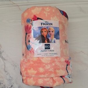 Disney Frozen Pink Plush Throw
